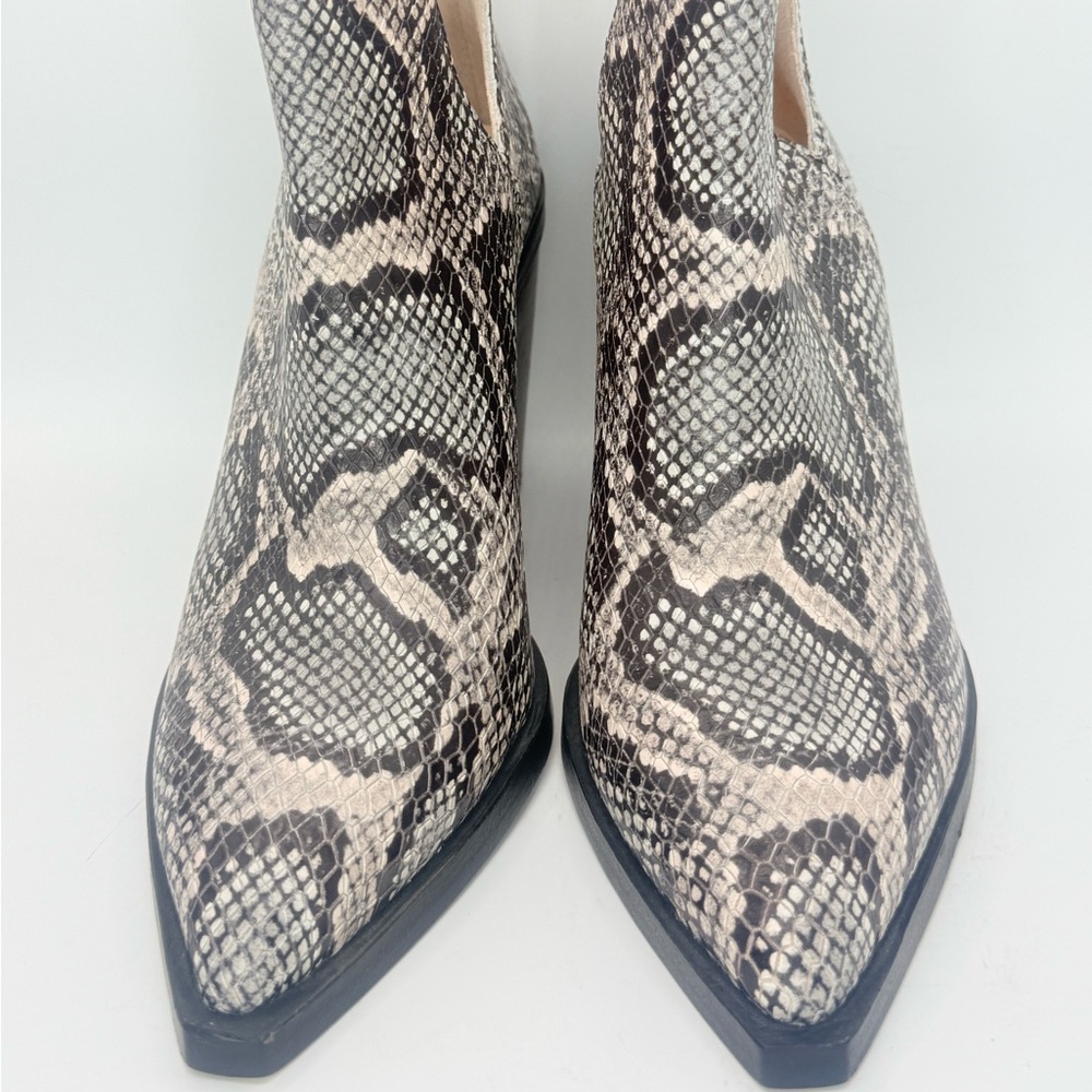 Vince Camuto Women’s Size 5 Ankle Boots Faux Snakeskin Leather Block Heel